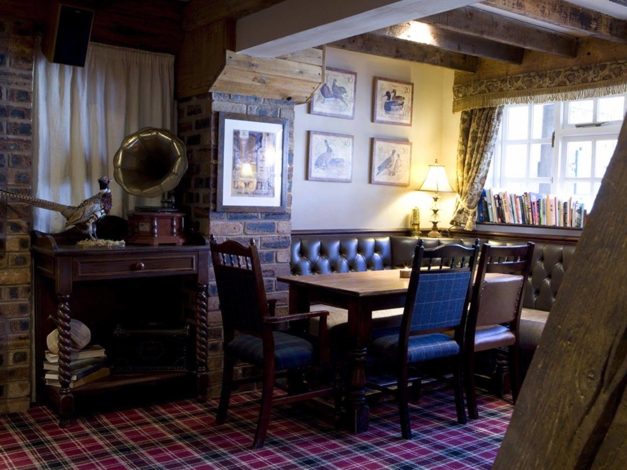 The Swan Inn Нантвич Экстерьер фото