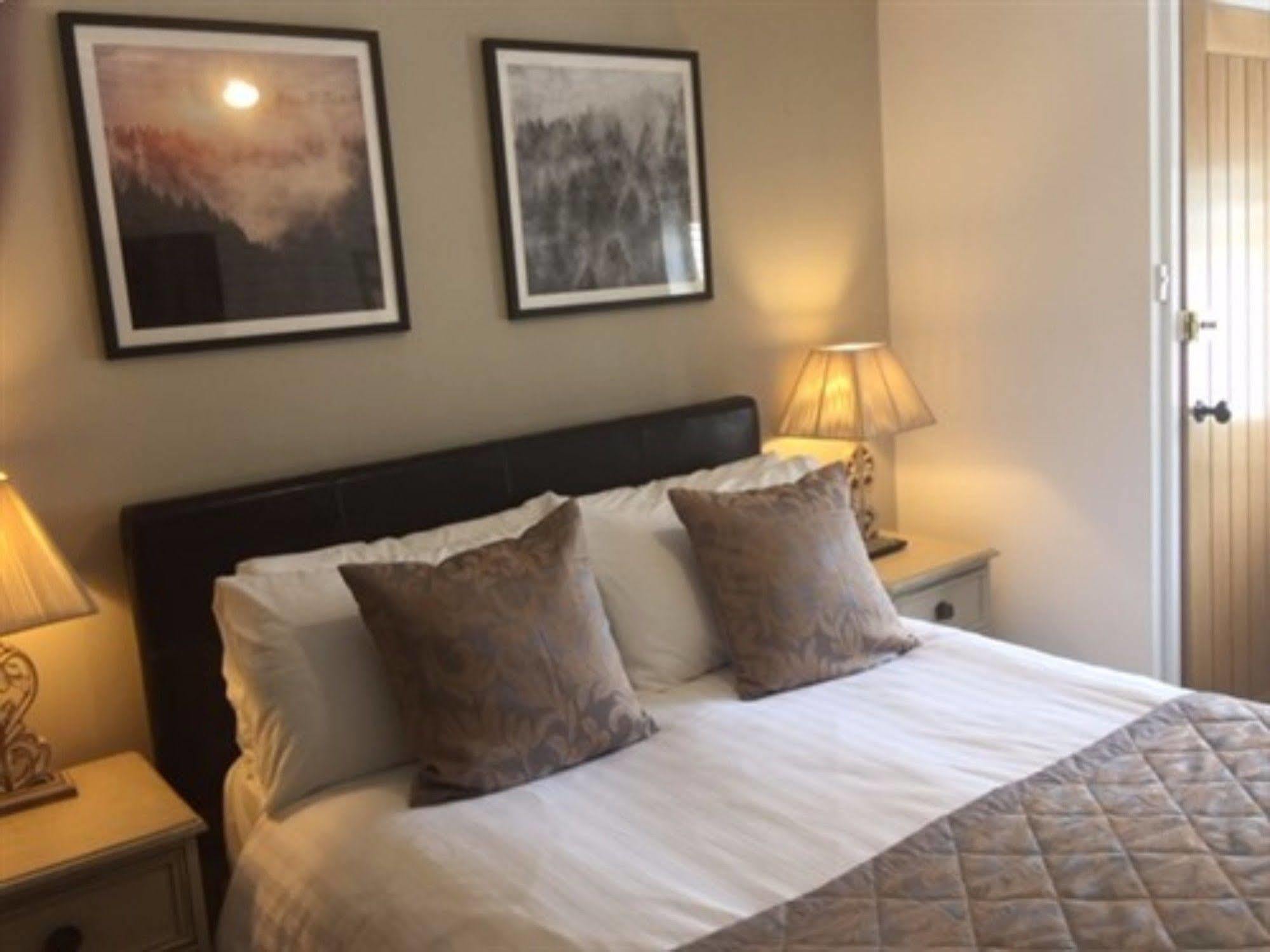 The Swan Inn Нантвич Экстерьер фото