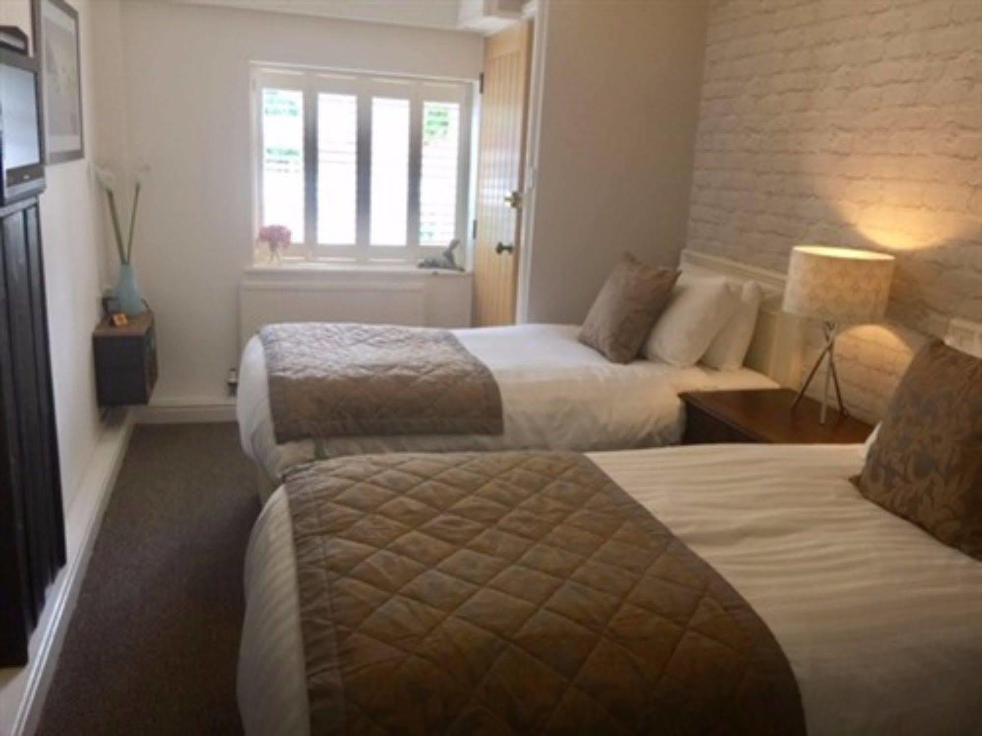 The Swan Inn Нантвич Экстерьер фото