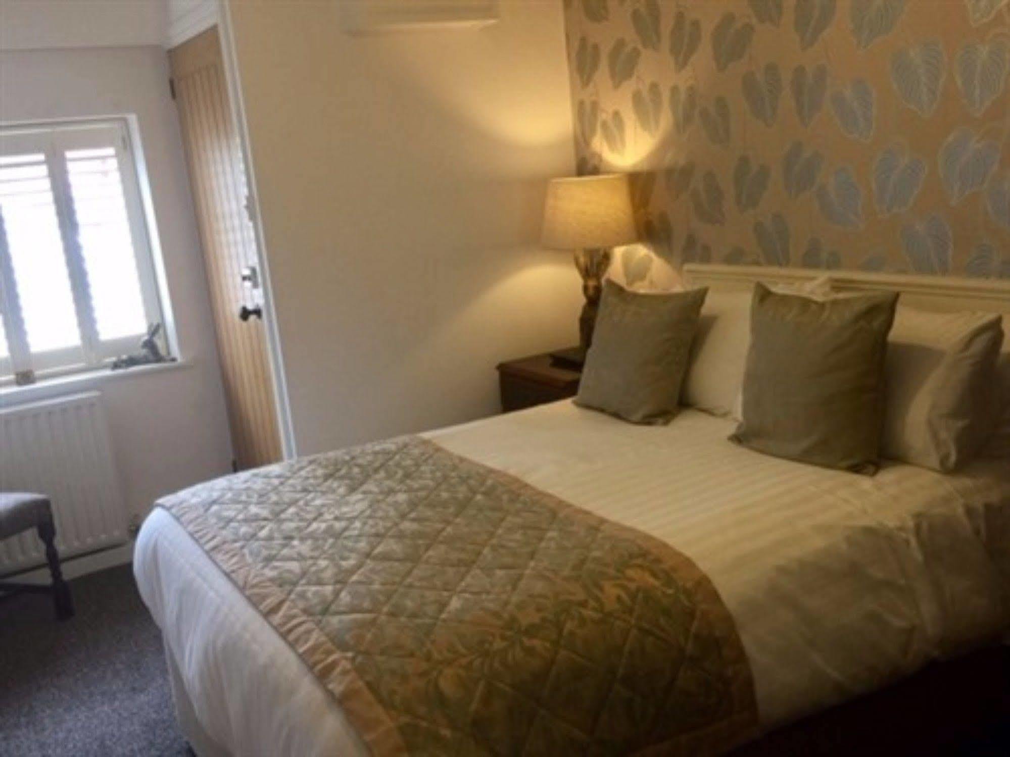 The Swan Inn Нантвич Экстерьер фото